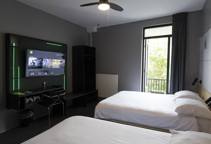 Amsterdam has an Gaming Hotel, 1GB Fibre connection to your room and GAMES
