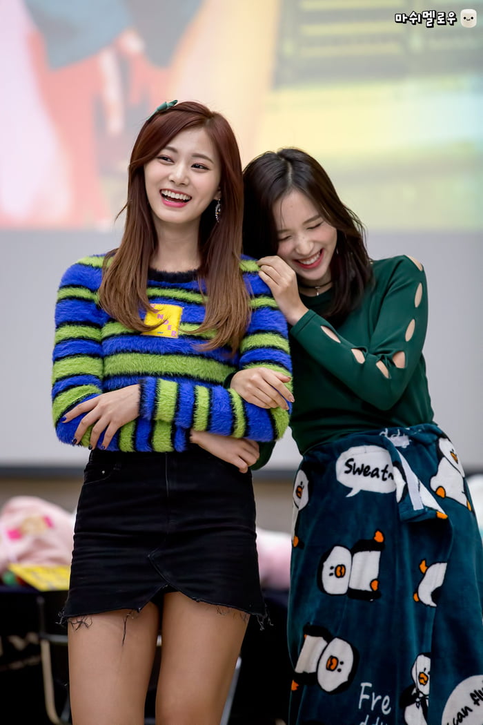 Photo : Tzuyu & Mina