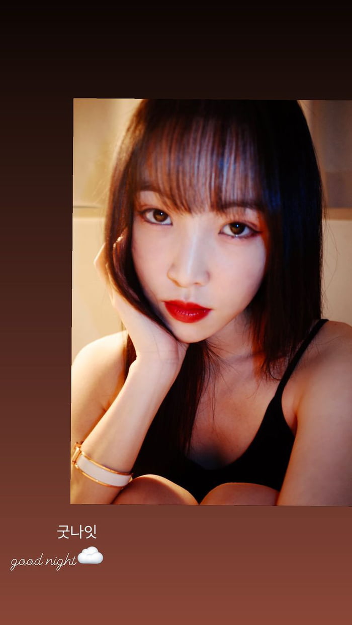 Photo : Instagram story of Yuju <3