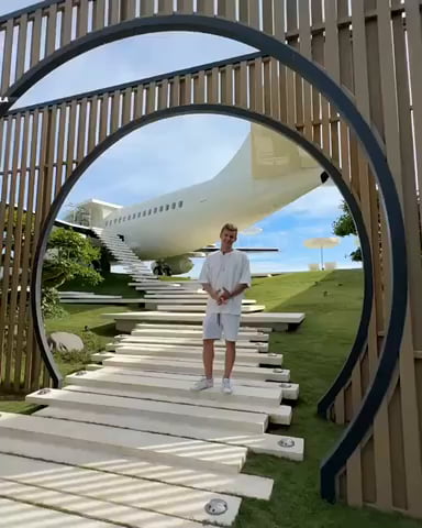 What’s like living on a private jet villa… 😍