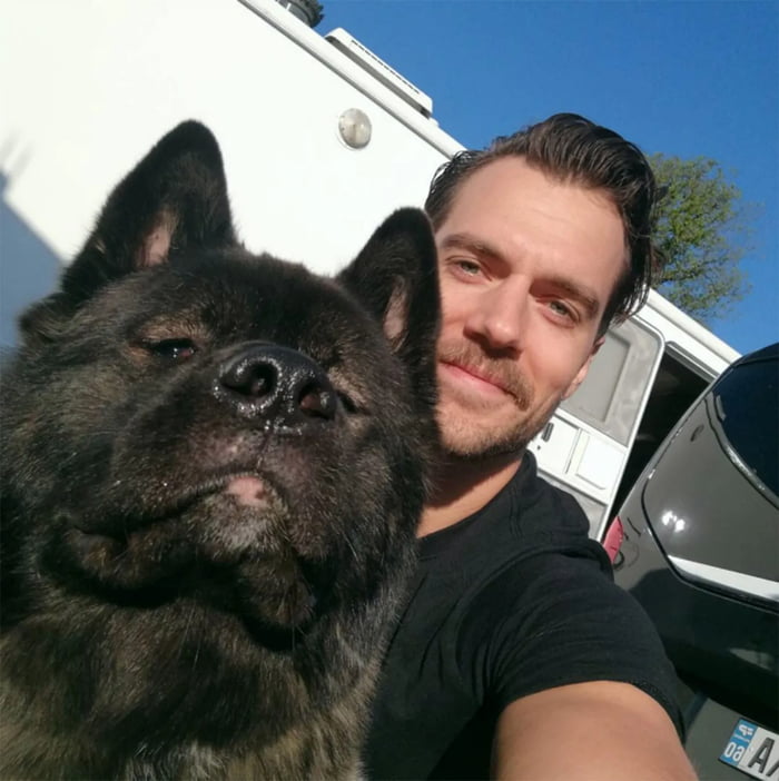 Damn, even his dog is good looking