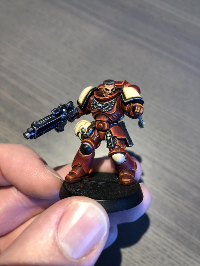 Blood Ravens Sergeant - WIP, first attempt at a mini in 20 years - 9GAG