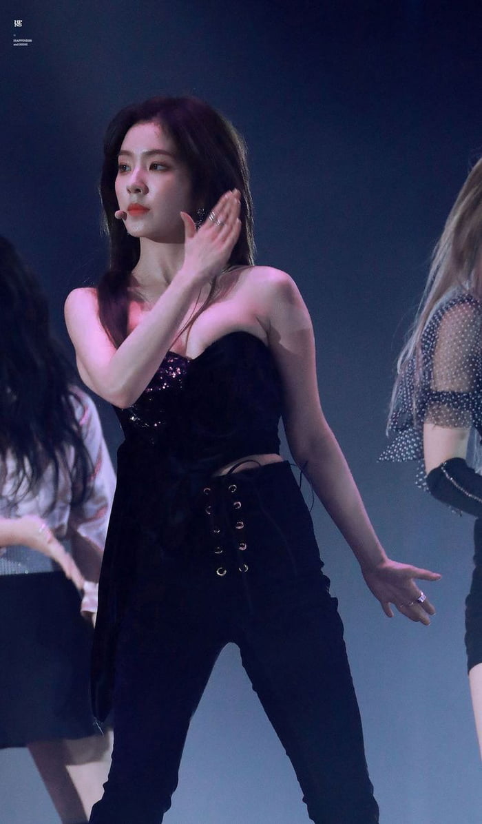 Photo : Irene about to b*tch slap the bajeezus outta somebody