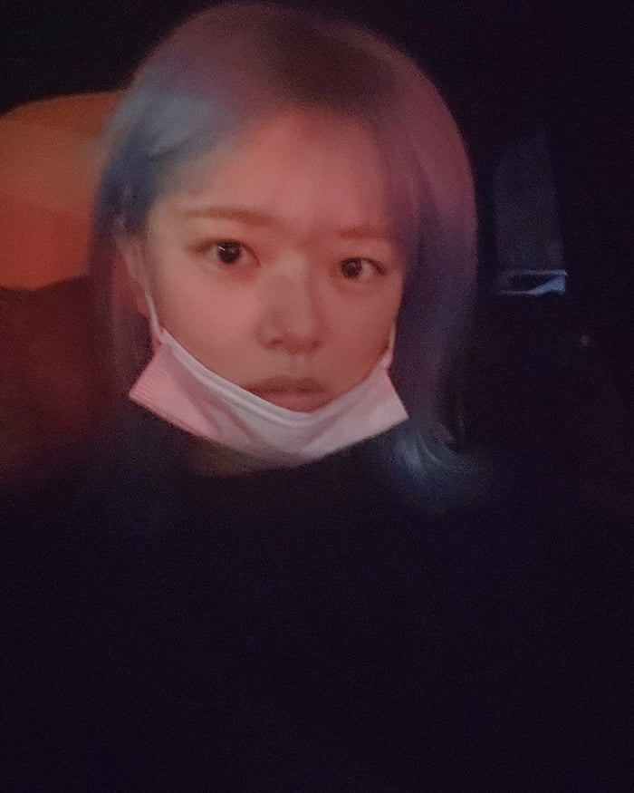 Photo : Twicetagram Update - Jeongyeon showing her new hair color