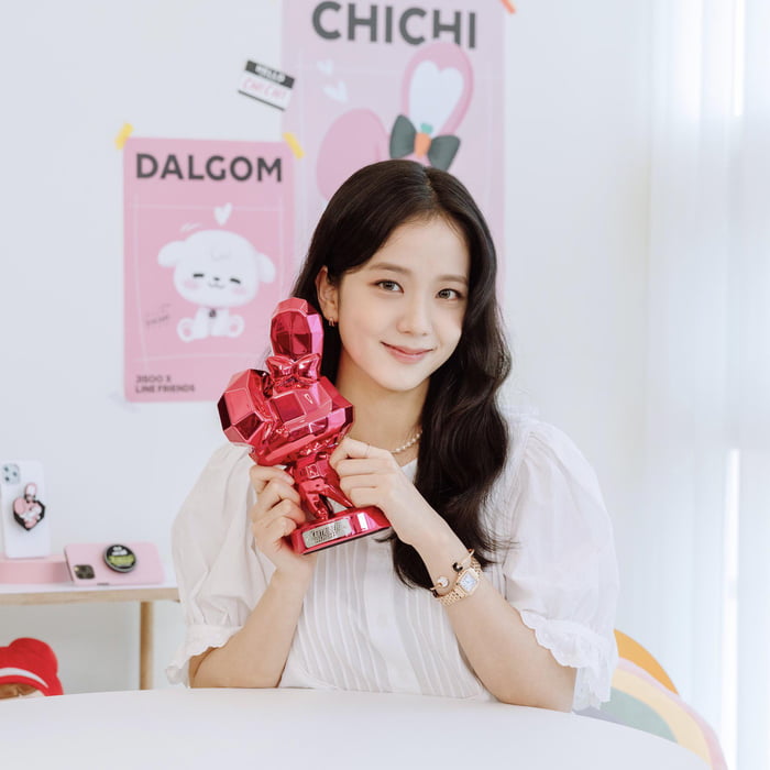 Photo : _LINEFRIENDS Twitter Update w/ Jisoo