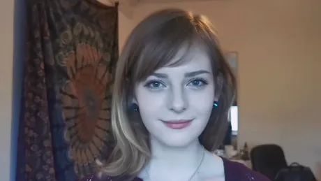 Ella Freya - 9GAG