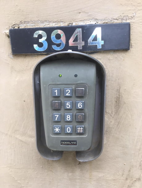 This gate code is unbreakable! - 9GAG