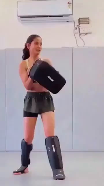 This is why you don't make your girl hold pads for you after you just got her into Martial Arts...