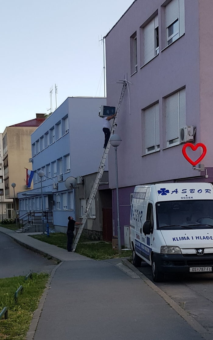 This is how we install airconditioning in Croatia