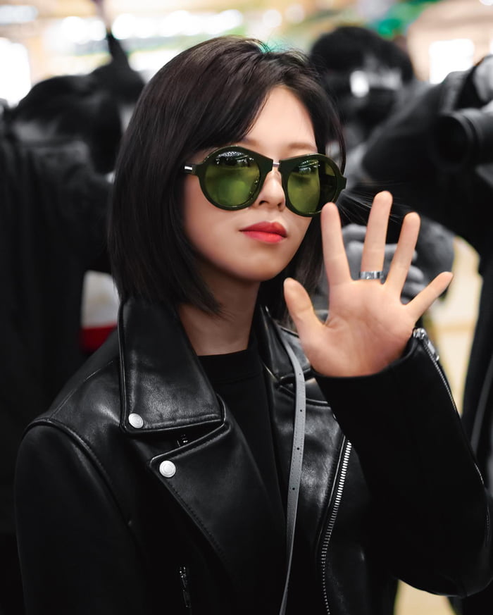 Photo : Jeongyeon airport fashion