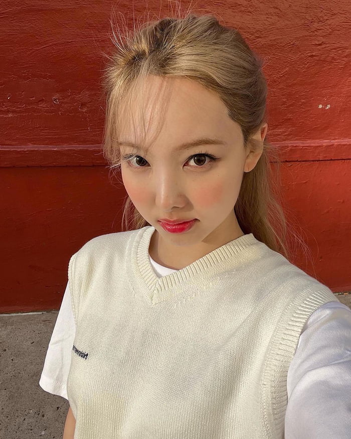 Photo : Nayeon Instagram update