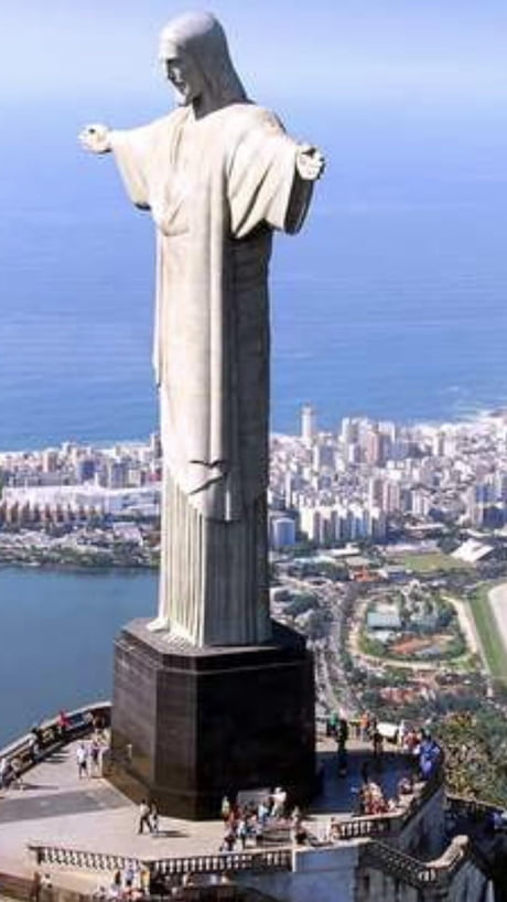 Fortnite really is taking over the entire globe, I just saw this statue in  Brazil dedicated to the T-Pose emote - 9GAG