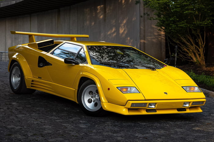 1988.5 Lamborghini Countach LP5000 Quattrovalvole - 9GAG