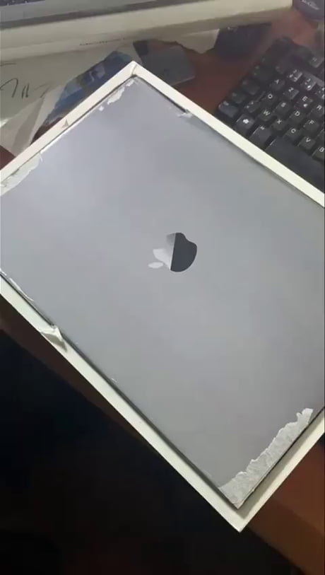 Bought a MacBook pro 2022 i9 turns out its a tile gif