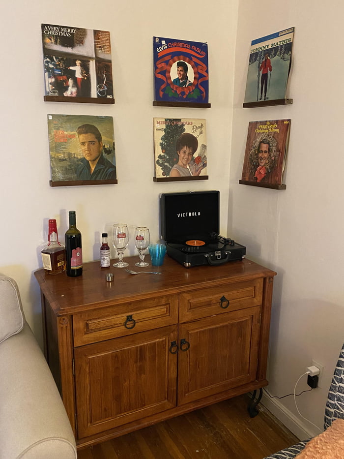 Just put this bar/record player setup together any on