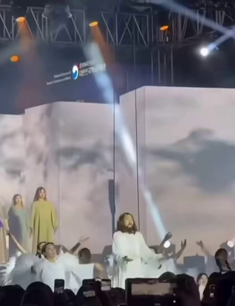 I shouldn’t be laughing at this…They were supposed to lift him just 10 feet, but the crane lifted him 100 feet instead.