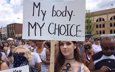 Should women be allowed to go topless in public? - 9GAG