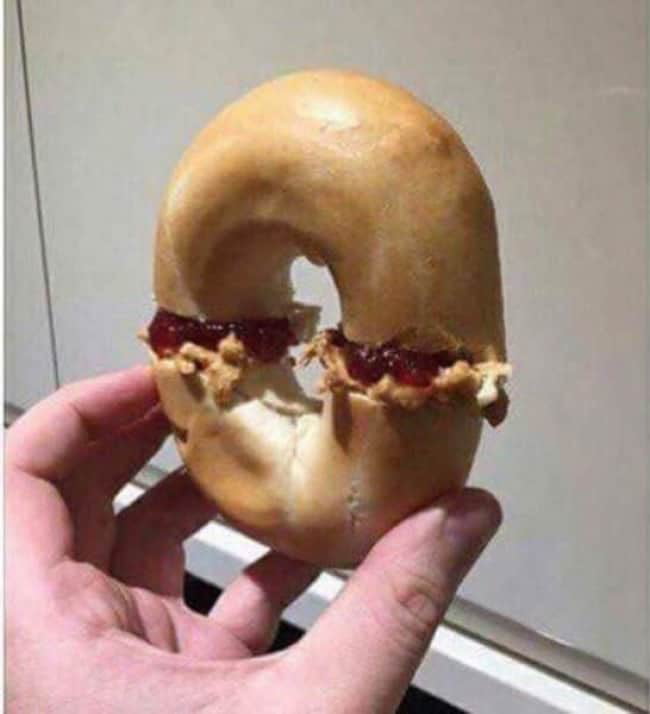 My girlfriend can&rsquo;t make a good sandwich