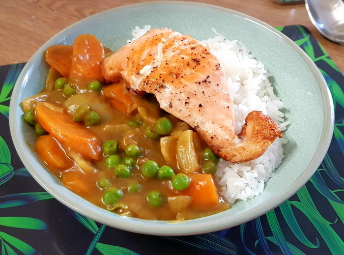 Fried Salmon with Chinese Yellow Curry and Rice 9GAG
