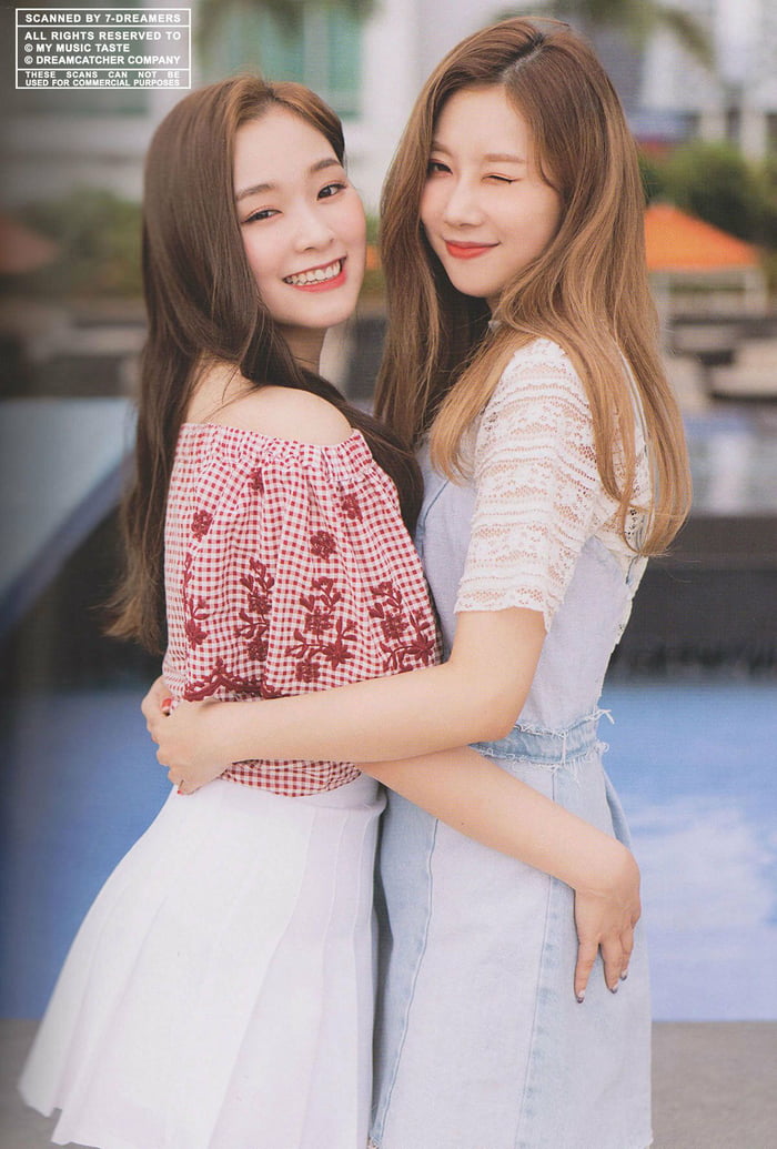 Photo : Gahyeon and Handong