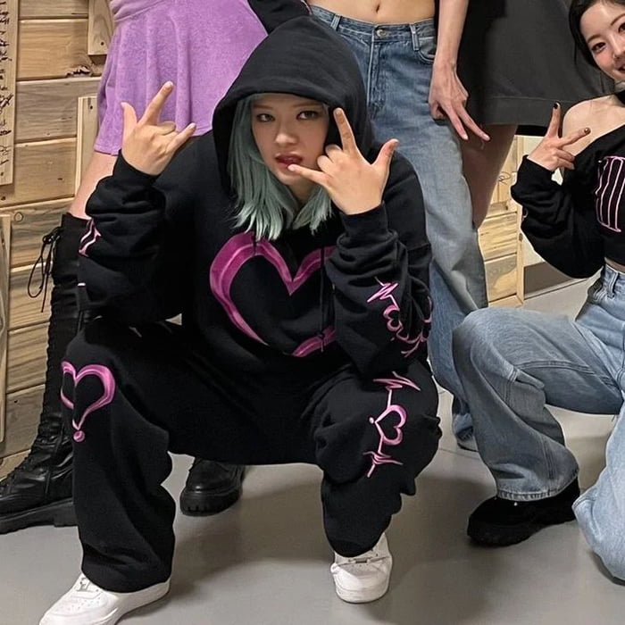 Photo : Cutie gangsta Jeongyeon