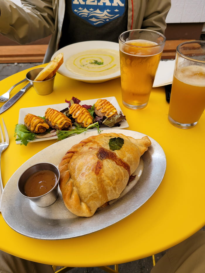 tommyknockers-pastries-in-port-townsend-wa-lamb-mint-pastrie