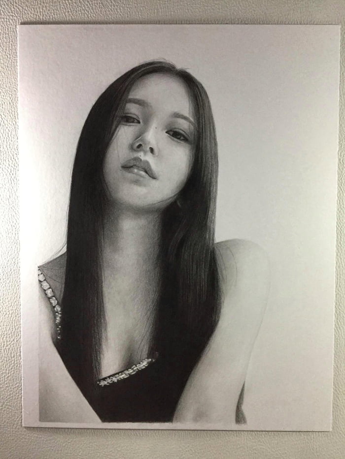 Photo : Mina graphite drawing~