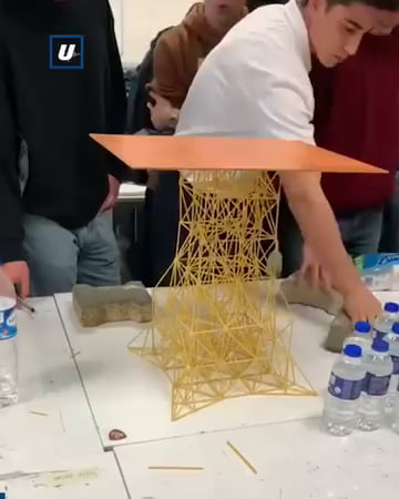 Eifell Tower made from spagheti