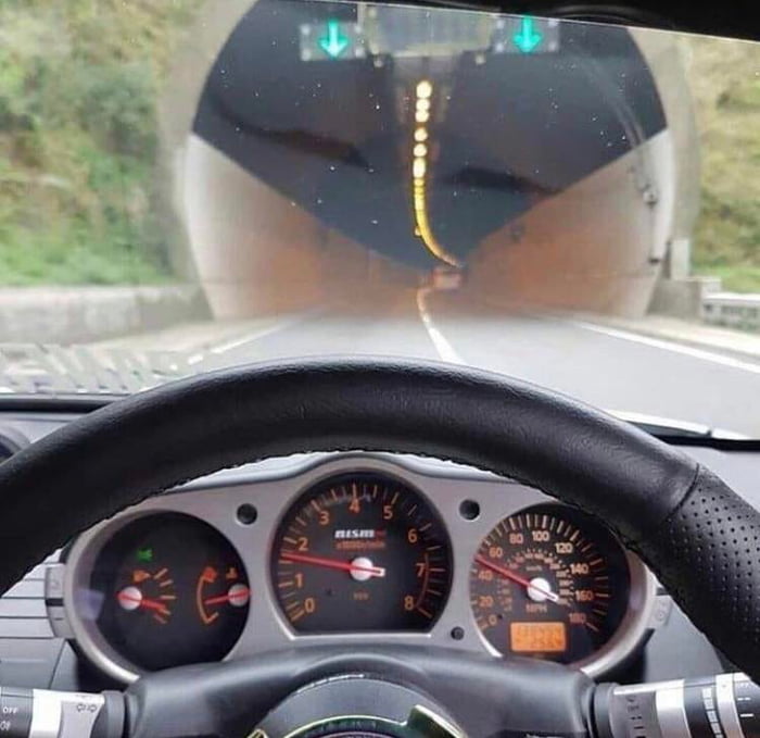 This tunnel looks like an ass