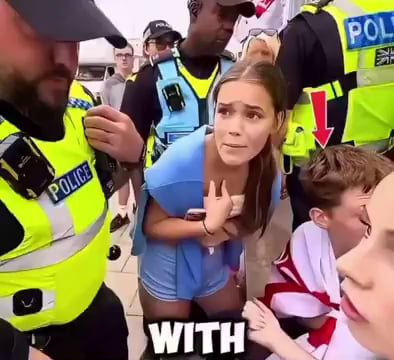 London police tried to take 11yo boy into custody for hate speech after he waved national flag in front of pro-Palestine rally