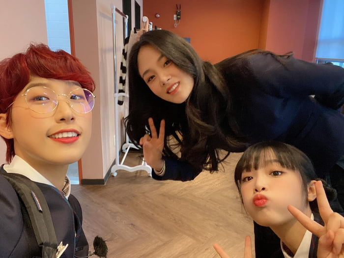 Photo : 211218 - Jaejae Instagram Update with Choi Yena (& Bibi)