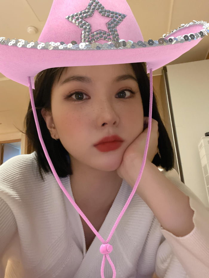 Photo : Eunha Universe FNS Update