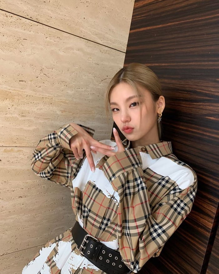 Photo : 210212 IG ITZY- Yeji