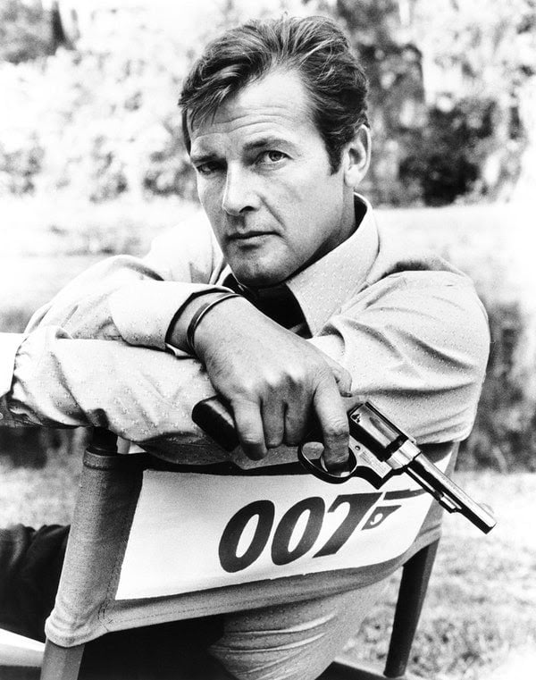 Sir Roger Moore / 1973 - 9GAG