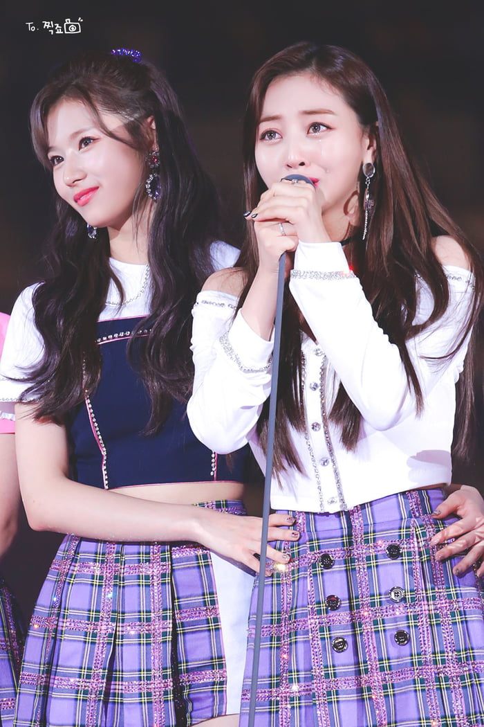 Photo : Sana & Jihyo