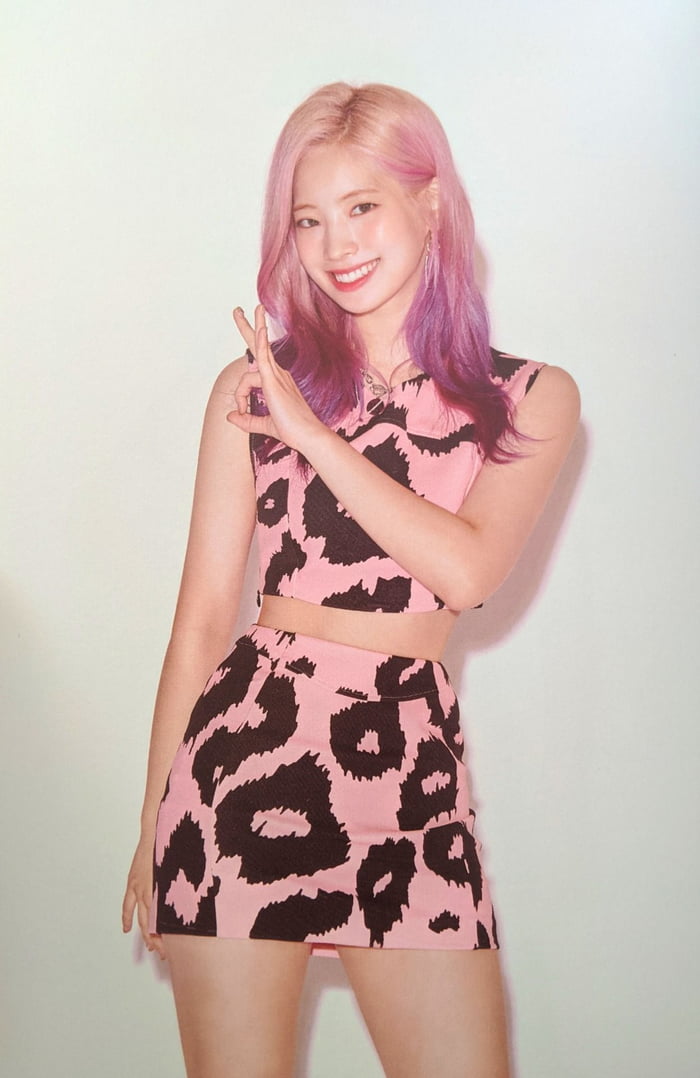 Photo : Dahyun Yes or Yes outfit
