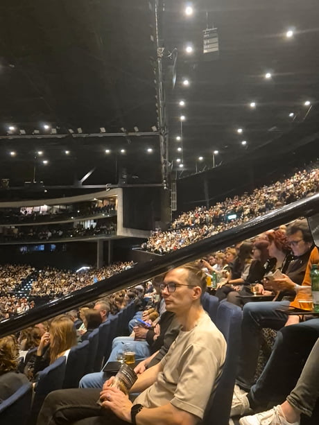 Got the chance to watch LOTR with an orchestra last night, it was epic !