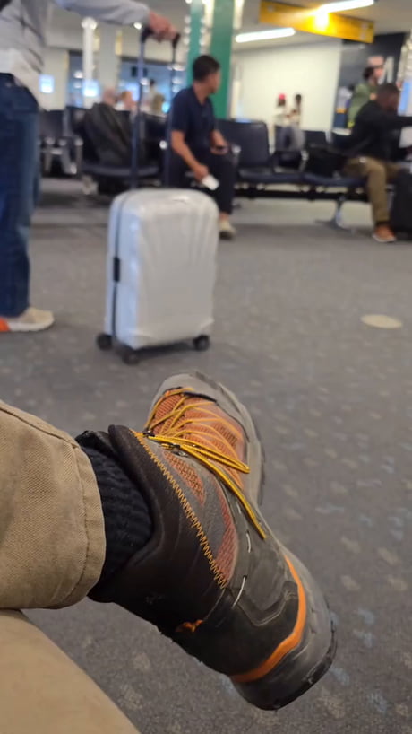 Woman gets dumped in the airport for cheating.