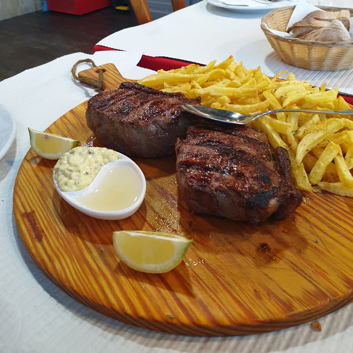 JUST A NICE MEAT IN PORTUGAL 9GAG