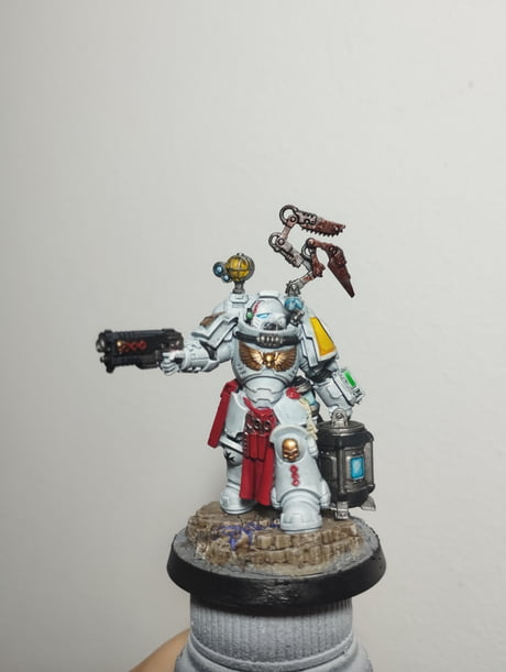 My Einhyr Champion of the Kronus Hegemony I painted for a recent WarComm  article. - 9GAG