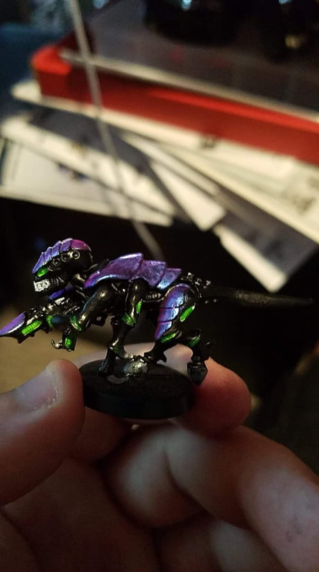 Decided To Try Out Some Color Shifting Paint On My First Tyranid Still A Lot Of Work Before It Is Ready 9gag - Color Shifting Paint Work
