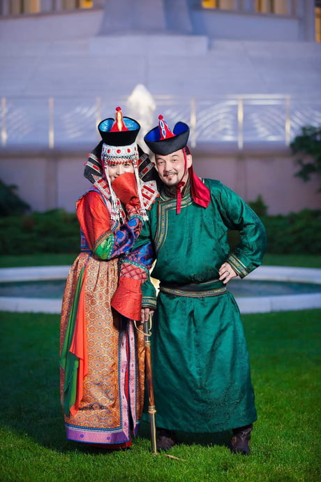 Tradycyjne ślubne szaty Mongolskie