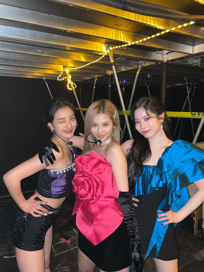Photo : Jihyo, Sana, Dahyun