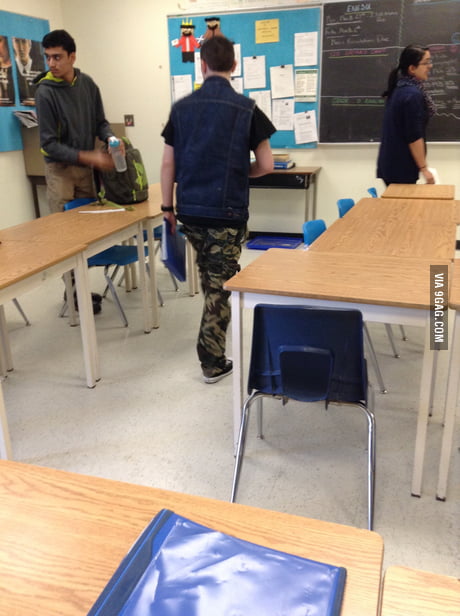Strength clue caustic This guy showed up to school with no pants today... - 9GAG