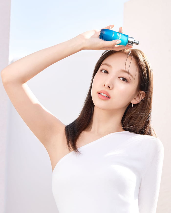 Photo : 220416 Nayeon for Biotherm