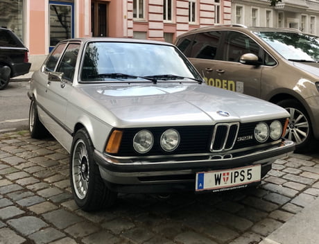 E21 323i