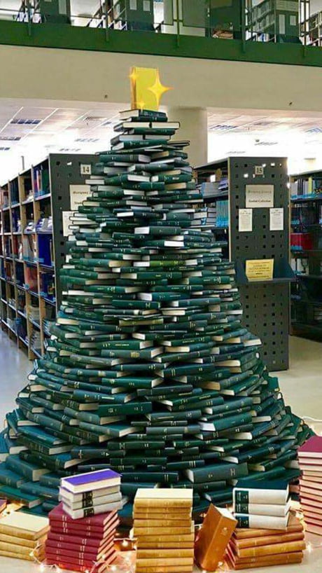 Christmas Tree Made Of Books In My University S Library 9gag