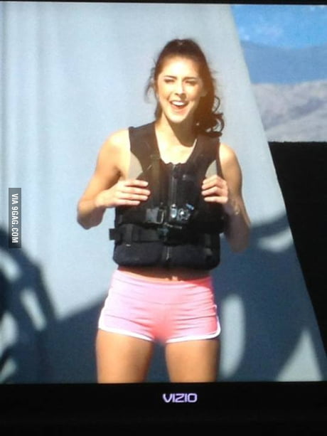 Havanemone Skur råb op Just how bad does a camel toe have to be that Wipeout blurs your crotch?  I'm going to guess pretty bad. - 9GAG