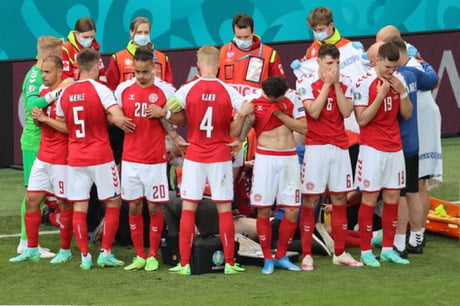 The Danish Football Team Shielding Their Player While He Is Fighting For His Life 9gag