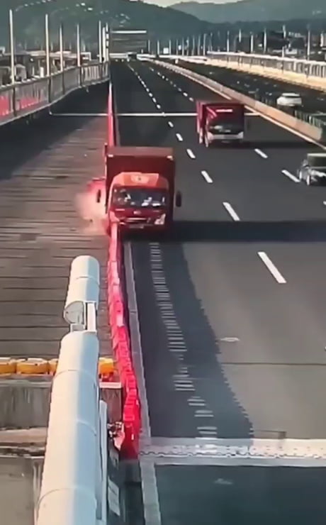 Oops. But more fear than harm, the driver is fine.
